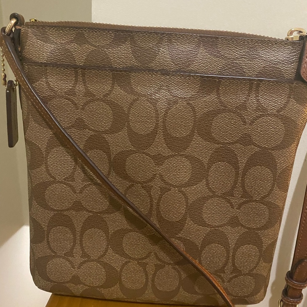 Authentic Coach crossbody